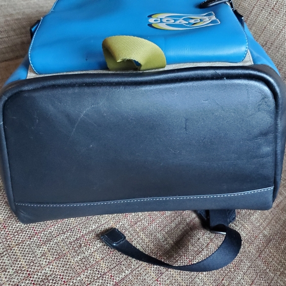 Coach MEN's Track Backpack In Color block Signature Canvas New Blue/Yellow - Picture 8 of 8